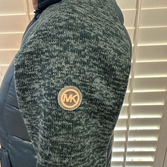 MICHEAL Micheal Kors puffer jacket with hood size 10/12 - Picture 7 of 10